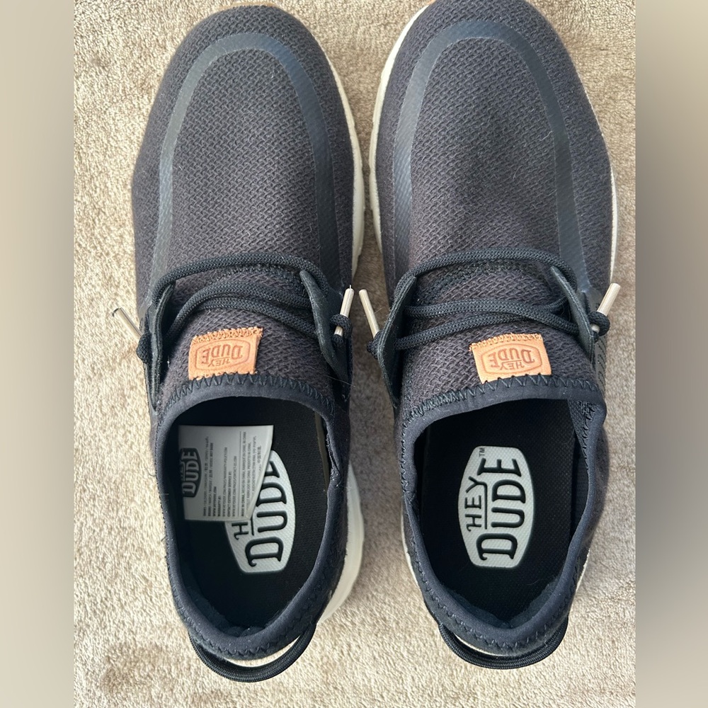Hey Dude Siroccos only worn twice! In great condition and very comfortable!